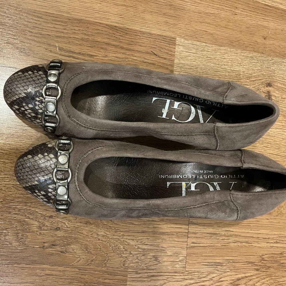 These soft leather heels, designed in Italy by AGL